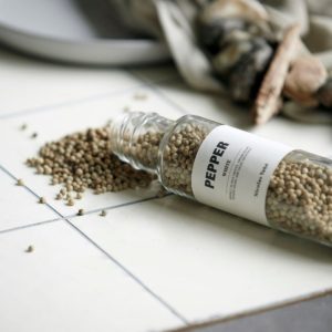 NV-hvid peber miljøbillede 2