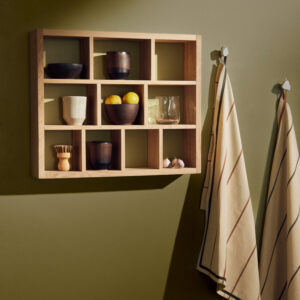 Tailor-Shelf-oak-4-390020_Spectra-Hooks-grey-marble-4-403025_Andersen-Teatowel-oat-green-brown-4-414010
